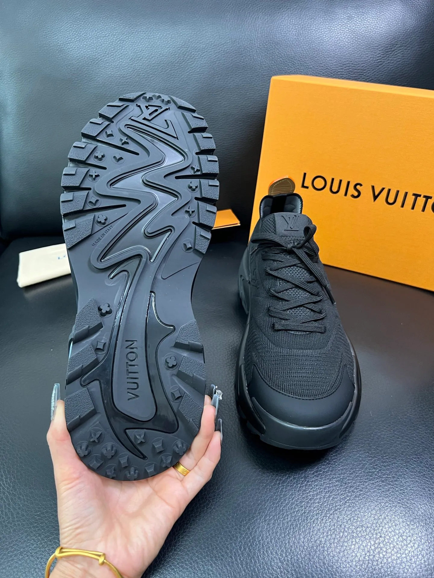 Men's shoes 💰660 Lv top purchasing Louis Vuitton Leather Shoes Counter Synchronization, imported fly woven fabrics from Italy, imported water-dyed cowhide lining, soles: original soles specially provided by the original factory, original factory follow-up orders, high quality, welcome to compare, code number 39-44 (custom-made 45) 85887